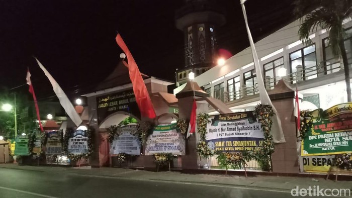 karangan bunga wabup Sidoarjo, Nur Ahmad Syaifuddin meninggal