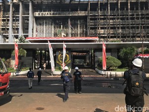 Tim Inafis dan Labfor Mulai Selidiki Penyebab Kebakaran Gedung Kejagung