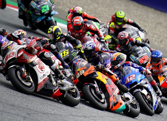 MotoGP Styria 2020 menghadirkan Miguel Oliveira (Red Bull KTM Tech3) sebagai pemenang lewat manuver jelang garis finis. Ada pula insiden red flag di race ini.