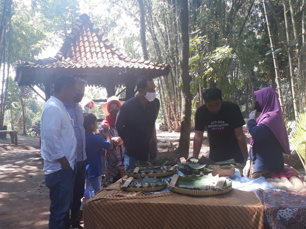 Pasar Lembah Merapi