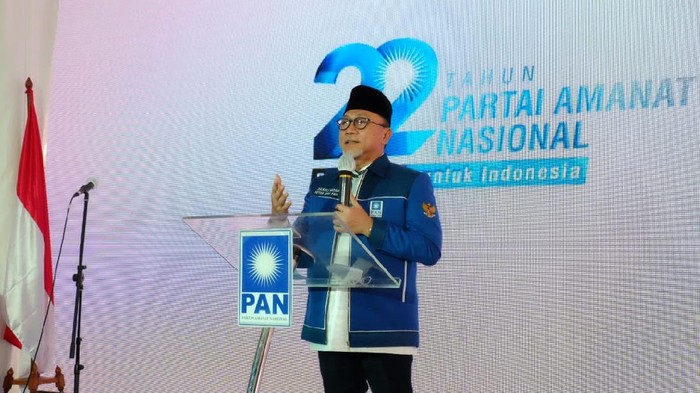Partai Amanat Nasional (PAN) merayakan hari ulang tahunnya (HUT) yang ke-22 di sebuah gedung di Jalan Amil Nomor 7, Kalibata, Jakarta Selatan (Jaksel), Minggu (23/8/2020). Ketua Umum (Ketum) PAN Zulkifli Hasan (Zulhas) hadir.