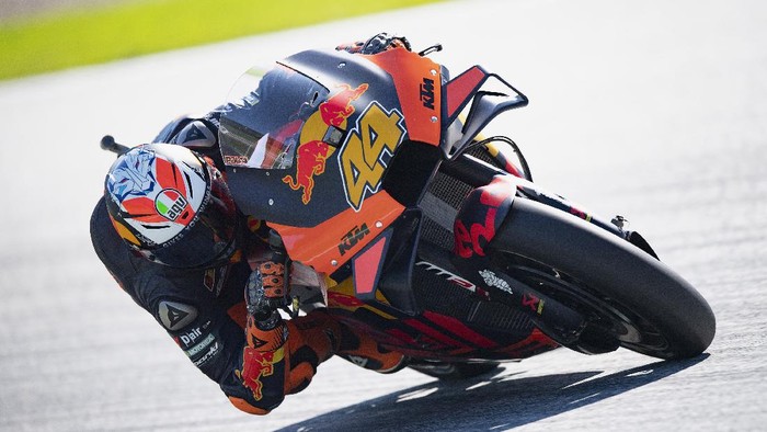 SPIELBERG, AUSTRIA - AUGUST 21: Pol Espargaro of Spain and Red Bull KTM Factory Racing  rounds the bend during the MotoGP Of Styria - Free Practice at Red Bull Ring on August 21, 2020 in Spielberg, Austria. (Photo by Mirco Lazzari gp/Getty Images)