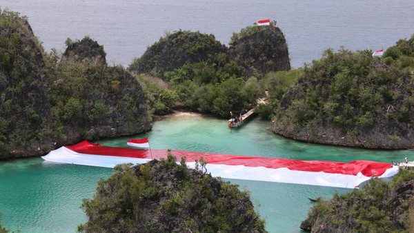 Bukit Pianemo di Waisai, Raja Ampat.