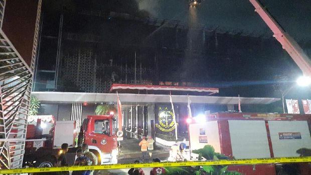 Sisi Utara Gedung Kejaksaan Agung Mulai Padam