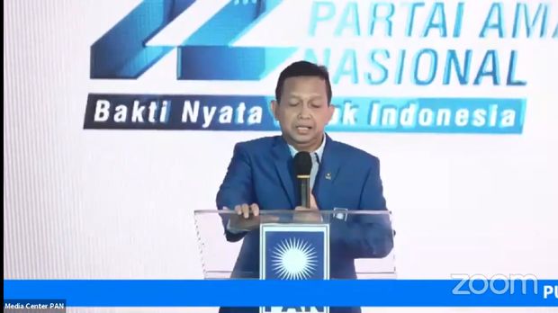 Ketua Dewan Kehormatan PAN Soetrsino Bachir menangis saat menyinggung Amien Rais, dalam perayaan HUT ke-22 PAN, di Jakaarta, Minggu (23/8/2020).