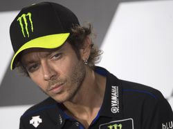 Tampil Jeblok di FP 1 & 2 MotoGP Valencia, Rossi Keluhkan Motornya