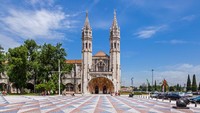 Museu Naval menyimpan sejarah Almada yang dahulu kebanyakan penduduknya bermatapencaharian sebagai pelaut. Di sini ada berbagai alat-alat yang digunakan pada masa itu, salah satunya pakaian selam antik. (iStock)