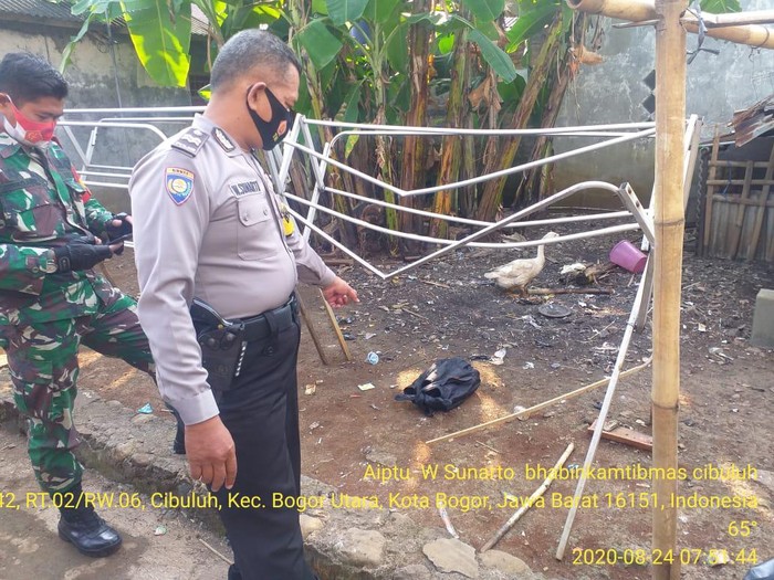 Bayi perempuan baru lahir ditemukan tergeletak di pingggir jemuran