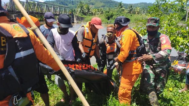 Pasangan suami istri di Kecamatan Ogodeide, Kabupaten Tolitoli, Sulawesi Tengah, diterkam buaya di tepi Sungai Kamalu, Minggu (23/8/2020).