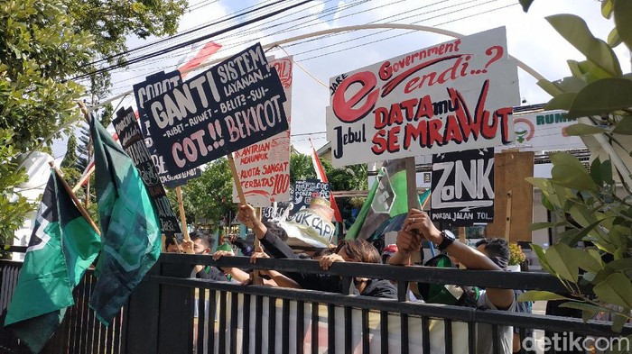 demo di pacitan