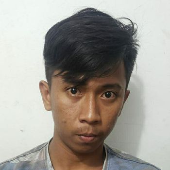 Firman Efendi (20) dan Rifky Hendra (19) yang mencekoki minuman keras (miras) ke seorang bocah hingga teler sempoyongan di Luwu Timur, Sulsel (dok. Istimewa).