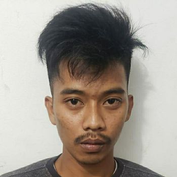 Firman Efendi (20) dan Rifky Hendra (19) yang mencekoki minuman keras (miras) ke seorang bocah hingga teler sempoyongan di Luwu Timur, Sulsel (dok. Istimewa).