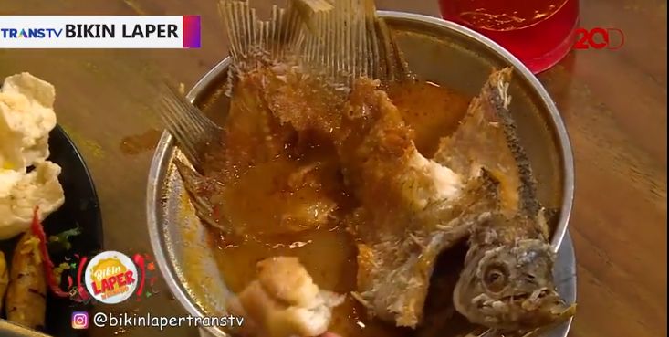 Gurame Saus Thailand dan Nasi Goreng Rempah yang Pedas Nyengat