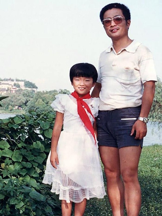Hua Yunqing memulai tradisi ini saat usianya 27 tahun. Kala itu Hua Hua masih berusia satu tahun. Foto: Dok. Ourijangsu/ Boredpanda