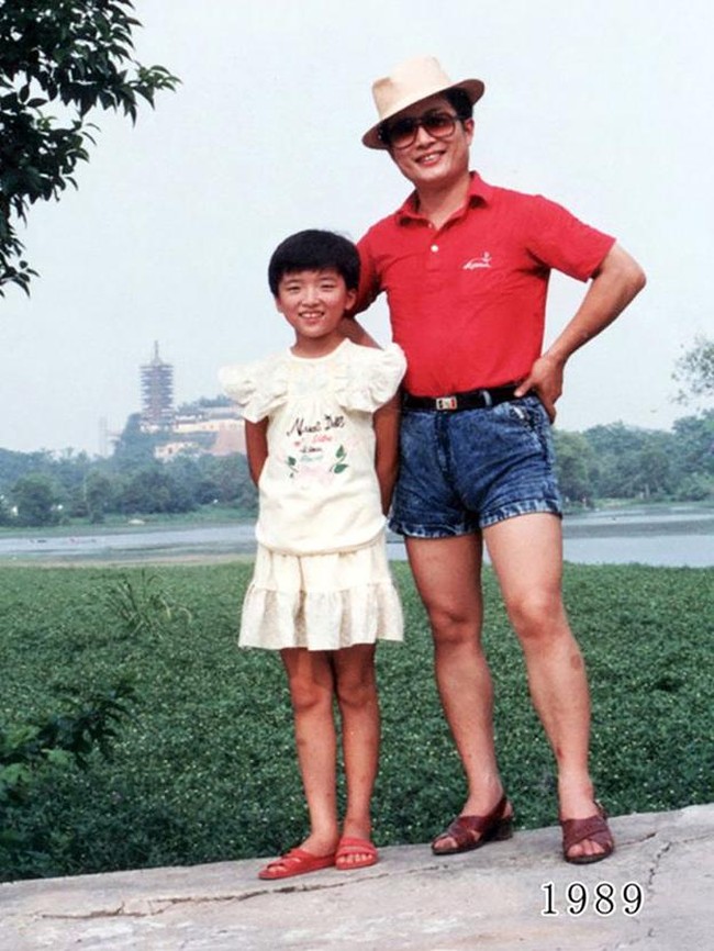 Tradisi ini dipertahankan selama 40 tahun sejak 1980. Dari Hua Hua masih balita hingga dewasa. Foto: Dok. Ourijangsu/ Boredpanda