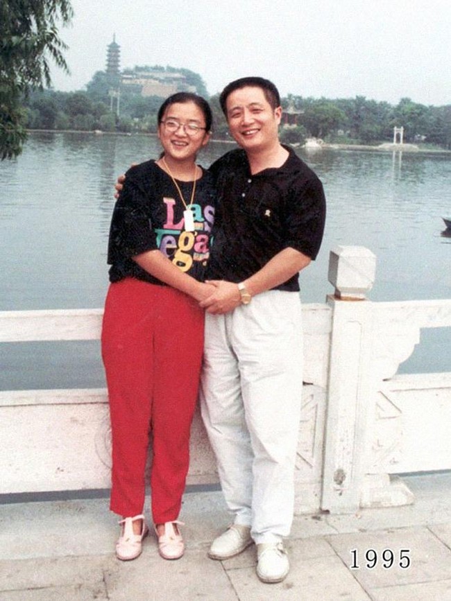 Dari setiap foto yang diunggah di media sosial, terlihat pertumbuhan Hua Hua yang semakin besar. Foto: Dok. Ourijangsu/ Boredpanda