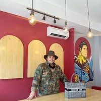 Selain Hermes, Ivan Gunawan juga memiliki tas branded dari merek high end lainnya. Salah satunya tas Christian Dior yang juga banyak dipakai selebriti dunia ini.Foto: Instagram @ivan_gunawan