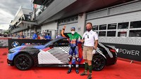 Namun, BMW M4 terbaru ditampilkan di GP Styria dengan dibungkus kamuflase. Foto: Dok. BMW