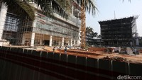 Gedung 6 lantai itu tampak hangus terbakar. Bahkan ruang kerja Jaksa Agung Sanitiar (ST) Burhanuddin turut dilalap api.