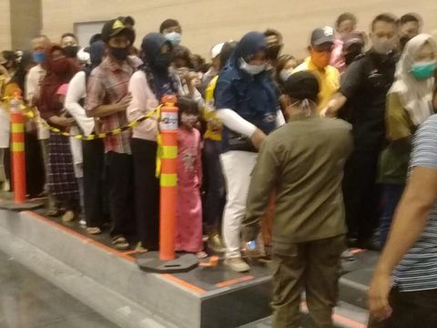 Kerumuman di Mall Tentrem Semarang