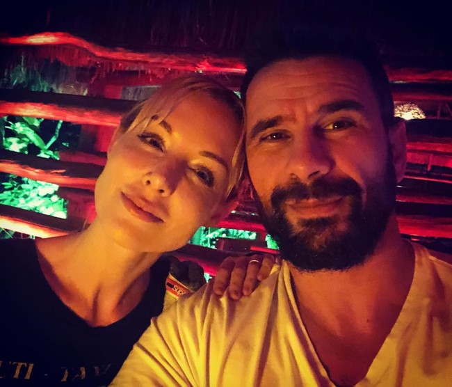 Ya, keduanya telah hidup bersama di kehidupan nyata selama delapan tahun. Manuel dan Kayden pun telah memiliki seorang putri berusia enam tahun.  Foto: Instagram