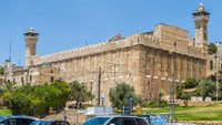 Halabiyeh pun mengajak umat Muslim Palestina untuk semakin giat dalam beribadah dan mengunjungi masjid tersebut untuk salat dan kegiatan keagamaan lainnya. Pemerintah Israel sendiri dilaporkan mengubah sejumlah masjid di kawasan yang mereka duduki untuk menjadi bar atau restoran. (Getty Images)
