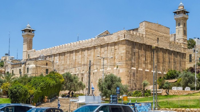 Cave of the Patriarchs, Cave of Machpelah, Sanctuary of Abraham, Ibrahimi Mosque, double tombs of Abraham and Sarah, Isaac and Rebecca, Jacob and Leah in Hebron, Israel