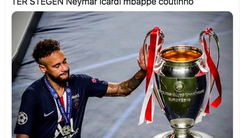 Hanya bisa sejenak menyentuhnya, tak dapat mengangkatnya. Foto: istimewa