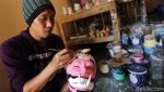 Foto Pembuatan Topeng Klasik yang Go Internasional