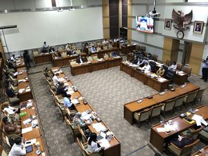 Pemerintah Ingin Batas Usia Hakim-Majelis Kehormatan Dibahas di RUU MK