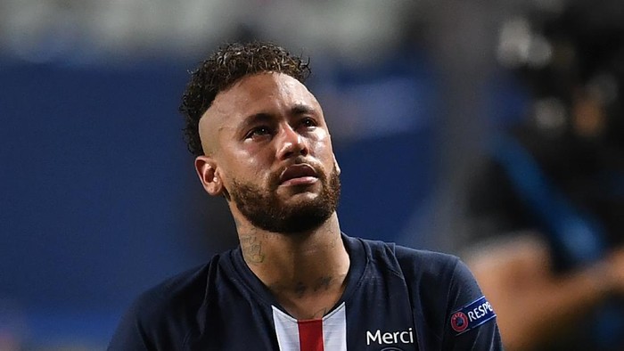 Neymar LISBON, PORTUGAL - AUGUST 23: Neymar of Paris Saint-Germain looks on dejected following the UEFA Champions League Final match between Paris Saint-Germain and Bayern Munich at Estadio do Sport Lisboa e Benfica on August 23, 2020 in Lisbon, Portugal. (Photo by David Ramos/Getty Images)