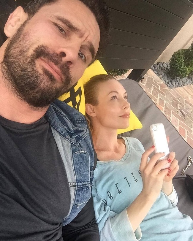 Sama-sama menjadi bintang film dewasa dan bisa beradegan dengan lawan jenis lain, keduanya mengaku tidak cemburu. Mereka saling memberikan kepercayaan kepada masing-masing pihak.  Foto: dok. Instagram