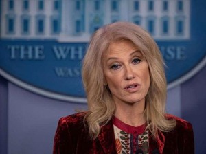 Penasihat Trump yang Sering Berdebat dengan Wartawan Putuskan Mundur
