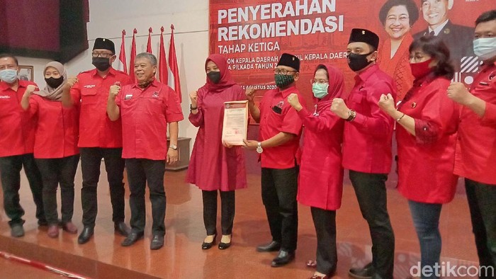 Penyerahan Rekomendasi Kepala Daerah Gelombang 3 di DPD PDIP Jatim Beberapa Waktu Lalu
