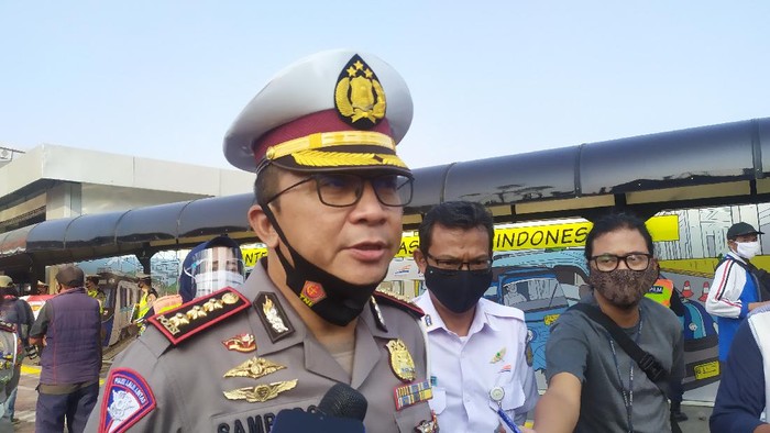 Polda Metro Pantau Penerapan Protokol COVID-19 di Stasiun Tanah Abang