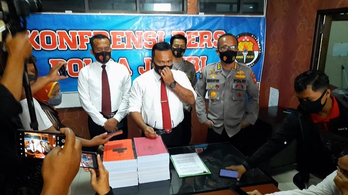 Polisi tetapkan 2 eks PNS di Jambi jadi tersangka (Ferdi-detikcom)