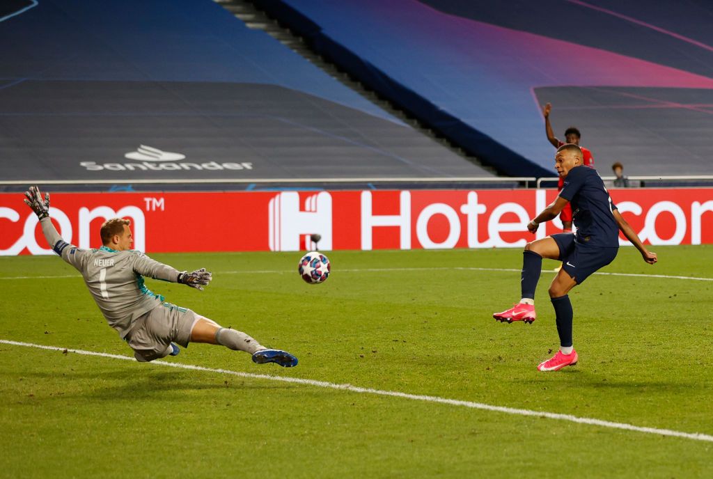 PSG Vs Bayern Munich LISBON, PORTUGAL - AUGUST 19: Manuel Neuer of Bayern Munich celebrates after his teammate Robert Lewandowski of Bayern Munich (not pictured) scored their team's third goal during the UEFA Champions League Semi Final match between Olympique Lyonnais and Bayern Munich at Estadio Jose Alvalade on August 19, 2020 in Lisbon, Portugal. (Photo by Miguel A. Lopes/Pool via Getty Images)