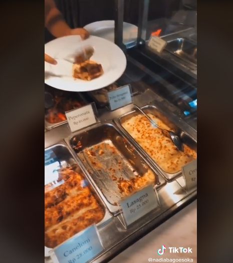 Restoran Italia berkonsep warteg
