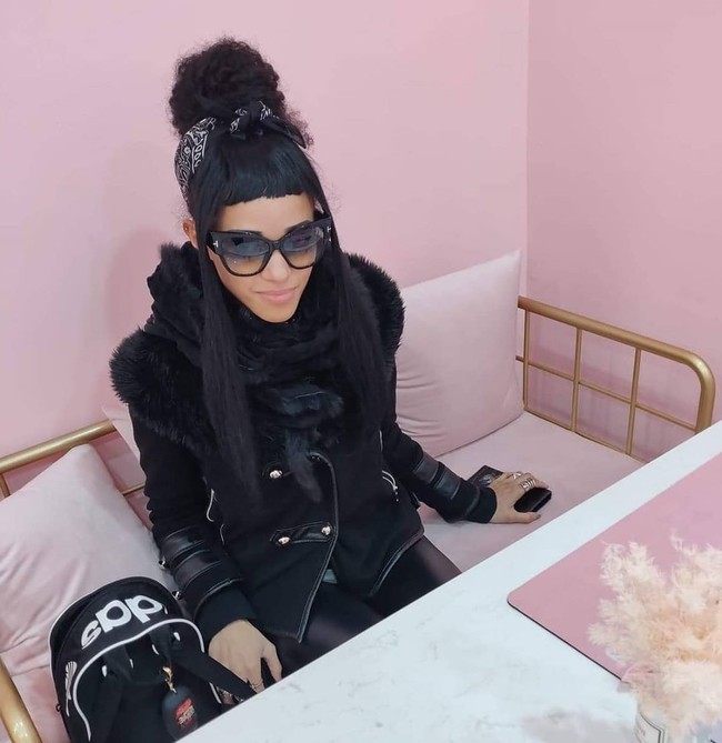 Rose juga sering dikomentari jahat karena berkulit hitam dan berpakaian Lolita. Namun ia senang bisa berbagi mengenai masalahnya itu  di YouTube terlihat banyak orang yang mengalami hal serupa. Foto: Instagram @rosenocturnalia