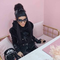 Rose juga sering dikomentari jahat karena berkulit hitam dan berpakaian Lolita. Namun ia senang bisa berbagi mengenai masalahnya itu  di YouTube terlihat banyak orang yang mengalami hal serupa. Foto: Instagram @rosenocturnalia