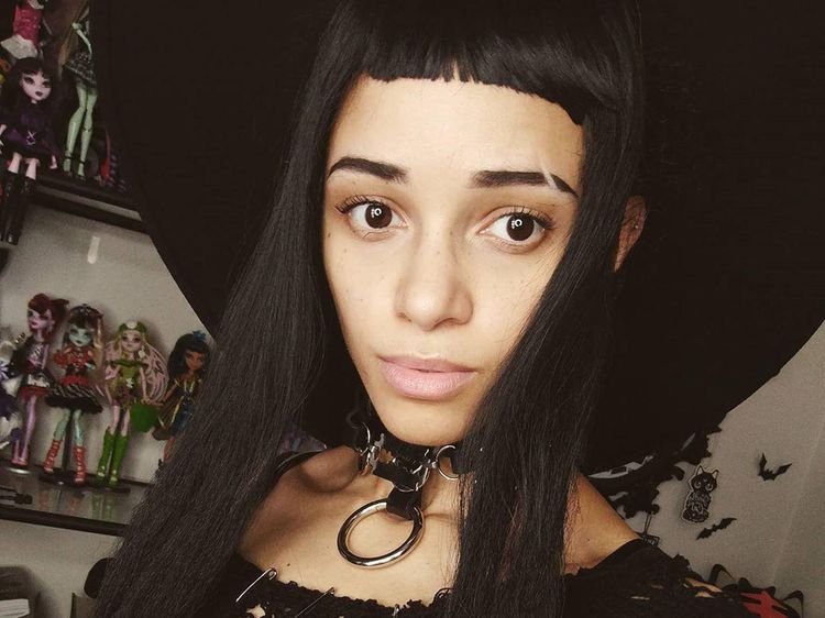 Potret Wanita Bergaya Lolita Gothic, Dikira Depresi Hingga Pakai Narkoba