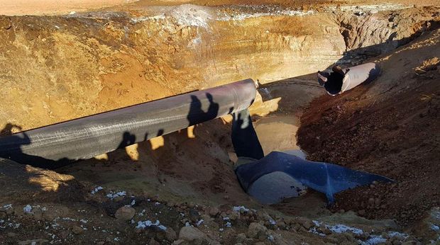 Sebuah ledakan menghantam pipa gas di pinggiran kota Damaskus, Suriah. AP/
