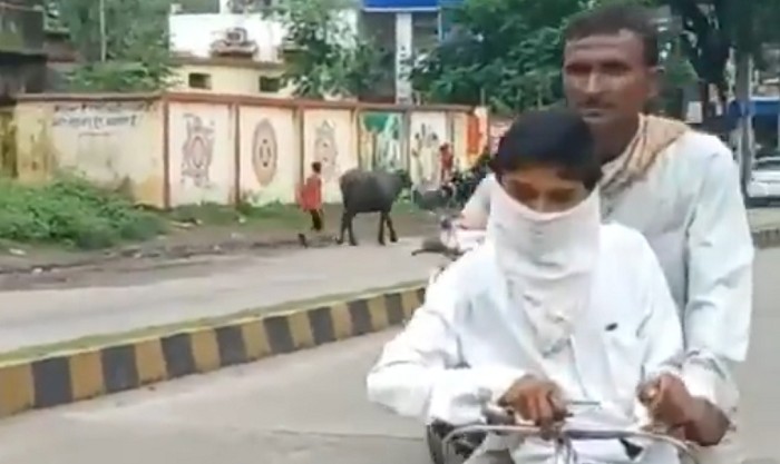 Shobhram Shobhram bersama anaknya