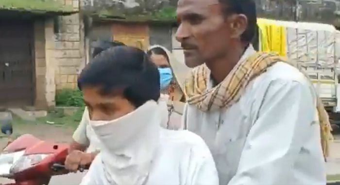 Shobhram Shobhram bersama anaknya