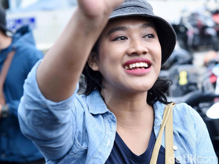 Siti Fauziah saat ditemui di kawasan Trans TV.