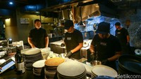 Boy N Cow mulai beroperasi dari tahun 2017. Restoran ini ada di Seminyak, pusatnya area makan malam untuk daerah Kuta, Denpasar, juga Badung.