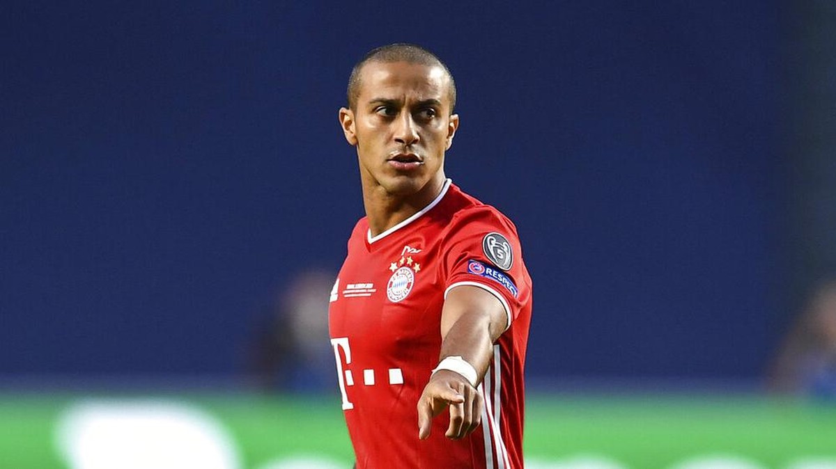 Thiago Alcantara menuju hari-hari terakhirnya di Bayern Munich (AP/David Ramos)
