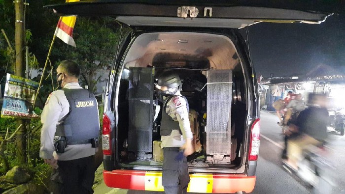 Tim Jibom saat mengamankan mortir sisa perang dunia II di Sumut (dok. Istimewa)