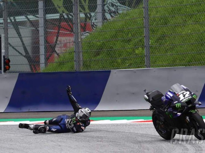 Rem motor Vinales kepanasan dan meledak.