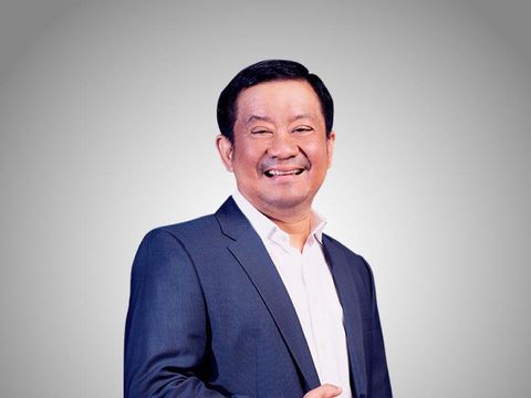 Direktur & Chief Financial Officer(CFO) XL Axiata Mohammed Adlan bin Ahmad Tajudin resmi mengundurkan diri setelah berkarir selama sembilan tahun di operator seluler yang identik warna biru ini.
